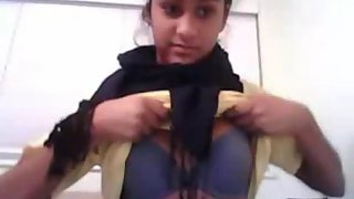 london based sikh girl on webcam exposing her juicy tits